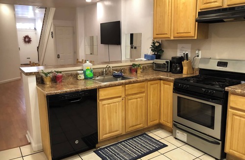Glenwood House | B1 Walkable Temple hospital , quiet room share 2 bathroom,kitchen , shared house