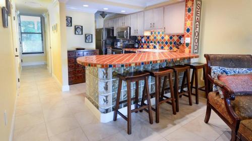 Key Largo House | B105 Moon Bay