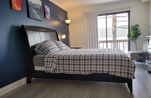 Beverly Hills Hotel | (B22) Cozy LA Hotel Style Unit