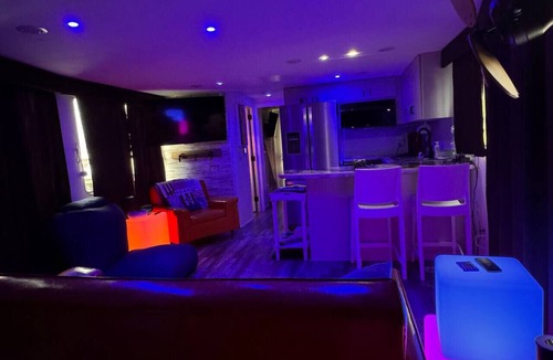 La Crosse Boat Rental | b3 Couples Therapy Yacht