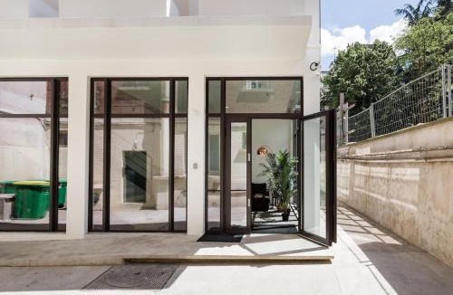 15th Arrondissement Apartment | B4 Loft Duplex 175Blo-Paris Convention