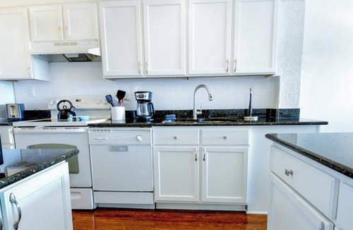 Key Largo Condo | B405 Moon Bay - Inviting Waterfront Condo with Breathtaking Sunsets