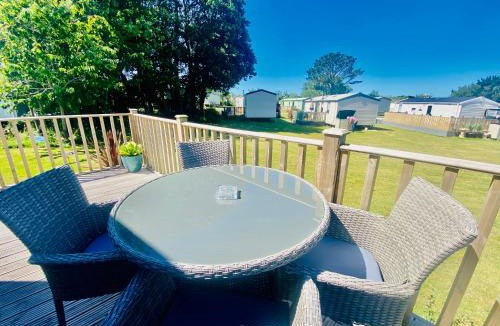 Padstow Resort | B47 Caravan Seven Bays