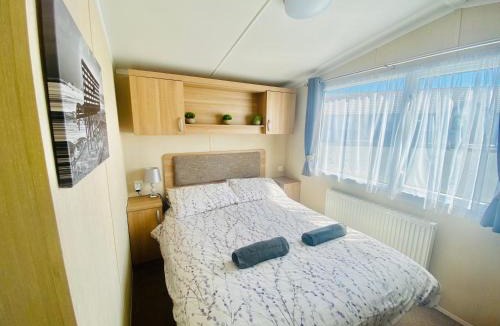 Padstow Resort | B47 Caravan Seven Bays