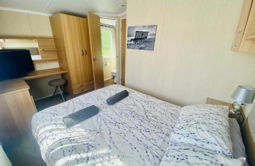 Padstow Resort | B47 Caravan Seven Bays