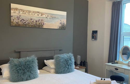 Babbacombe House | Babbacombe Palms