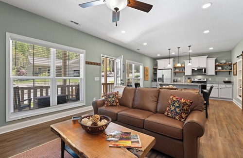 Maggie Valley Cabin | Babbling Brook-New construction