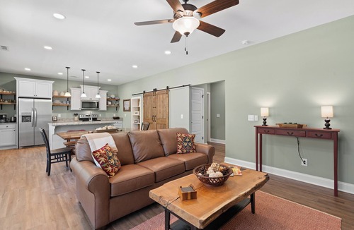 Maggie Valley Cabin | Babbling Brook-New construction