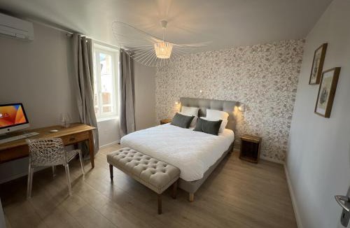 Villefranche-de-Rouergue Apartment | Babolène Shabby Suite