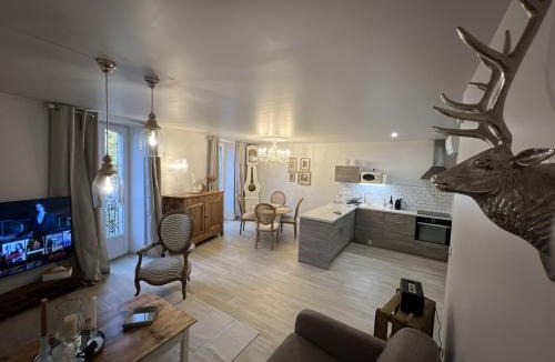 Villefranche-de-Rouergue Apartment | Babolène Shabby Suite