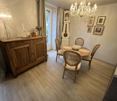 Villefranche-de-Rouergue Apartment | Babolène Shabby Suite