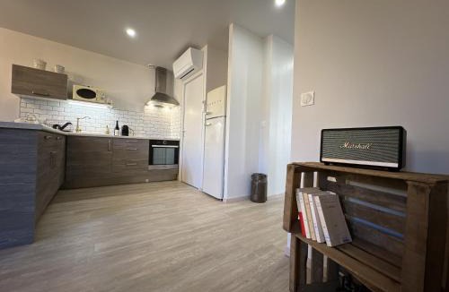 Villefranche-de-Rouergue Apartment | Babolène Shabby Suite