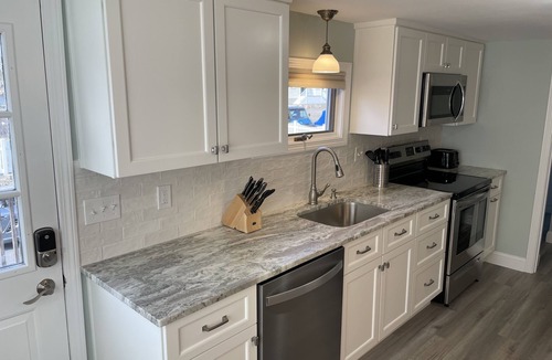 Amherst House | *~Baboosic Lake Waterfront Rental~*