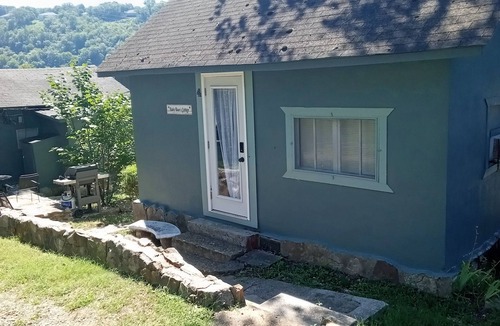 Rockaway Beach Cottage | Baby Bears Cozy Lake Cottage/Pool