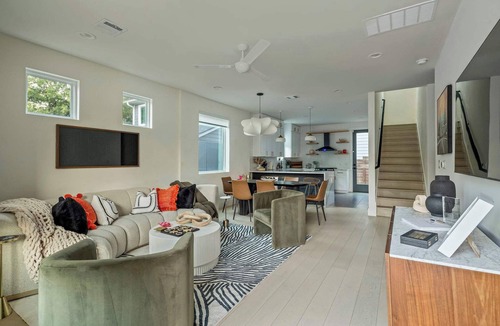 Swede Hill House | Bach & Bubbly House with Pool, Gym & Glam Room
