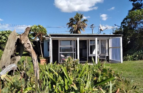 Papamoa Beach House | BACH on BEACH- Pipi Palace.