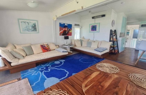 Papamoa Beach House | BACH on BEACH- Pipi Palace.