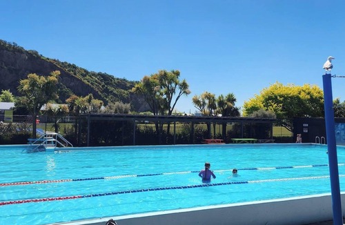 Sumner House | Bach on the flat in Sumner