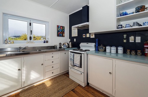 Raumati Beach House | Bach251 absolute beachfront