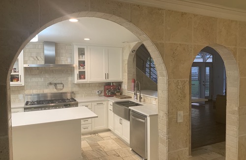 Highland Park West House | ⛳️, 🎾, Bachelor & Bachelorette HQ 18 beds, pickle ball, Putting Green, 5 min DT