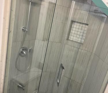 Scarborough Apartment | bachelor basement apartment with private kitchenette, washroom, and parking