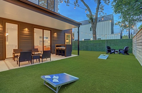 Holly House | Bachelor/ette House — East Downtown