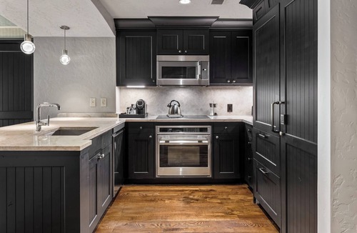 Avon Condo | Bachelor Gulch Mountain Getaway - Peaceful & Private
