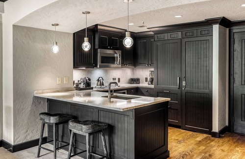 Avon Condo | Bachelor Gulch Mountain Getaway - Peaceful & Private