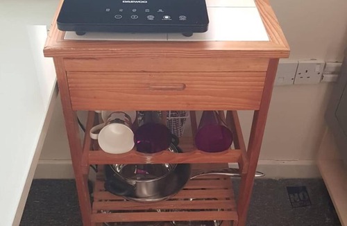 Luton Apartment | Bachelor Pod for Contractors