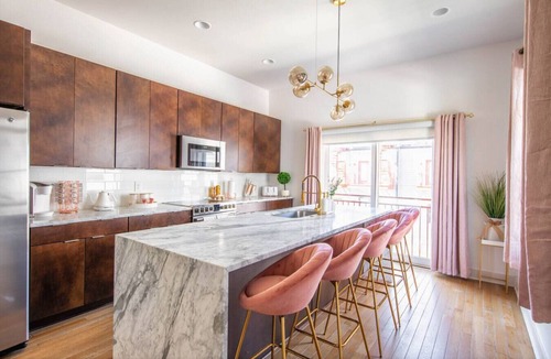 Nashville Villa | Bachelorette Bash! Sleeps 20! 2 Private rooftops!