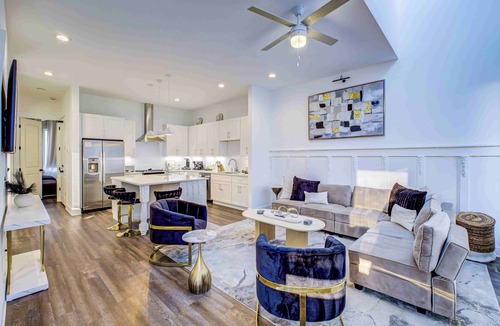 McFerrin Park House | Bachelorette Heaven! Walk to Nissan Stadium! 5 Mins to Downtown
