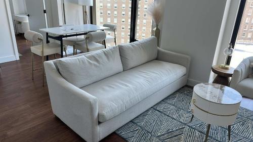 Bay Village Apartment | Back-Bay 2BR Condo w Roof top Gym Parking