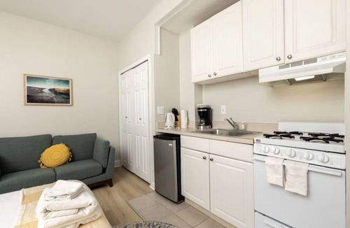 Prudential - St. Botolph Apartment | Back Bay Simple Studio Apartment