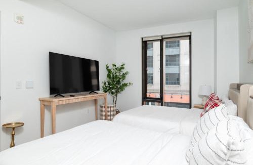 Bay Village Apartment | Back-Bay Upscale Central Condo Rooftop & Parking