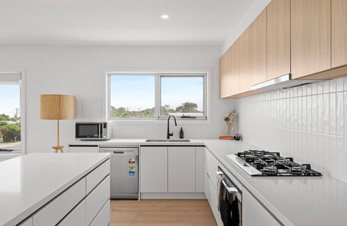 San Remo House | Back Beach Views in San Remo