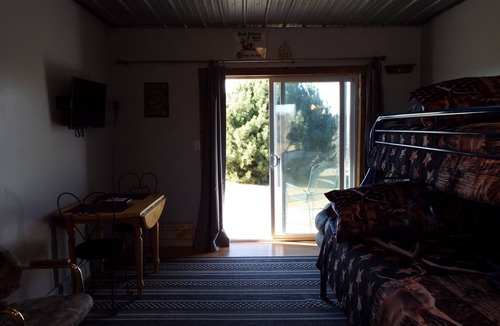 Bedford House | Back Forty Bunkhouse. WE are here for you, hands on Owner/Manager.