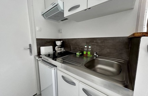 Vandre House | Back from the beach - Ideally located