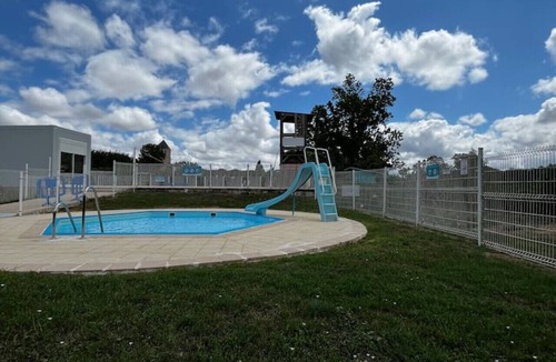 Vandre House | Back from the beach - Ideally located