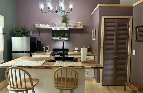 St. Albans Historic District Bed & Breakfast | Back Inn Time Bed & Breakfast