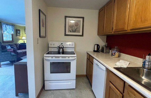 St. Albans Historic District Bed & Breakfast | Back Inn Time Bed & Breakfast