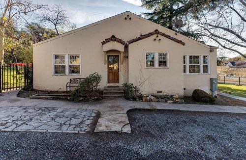 Diamond Springs House | Back of the Moon Cottage in the Hills