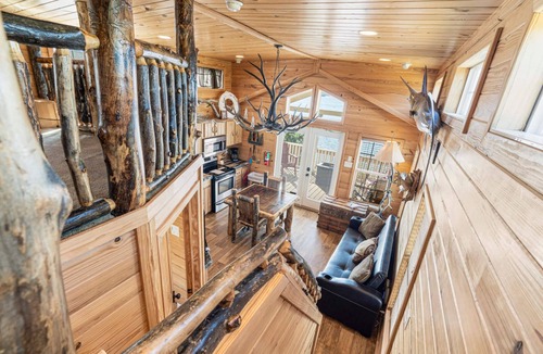 Sperry Cottage | Back of the Moon at CrossTimbers Marina