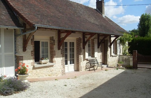 Montigny-les-Monts House | Back to basics