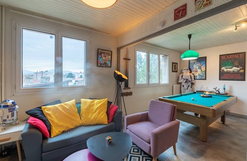 Saint-Egreve Apartment | Back to the 80'S Apartment