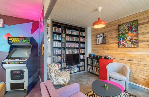 Saint-Egreve Apartment | Back to the 80'S Apartment