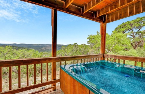San Marcos Cabin | Backbone Vista Cabin I Hot tub I Views