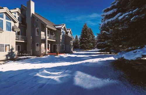Driggs Villa | Backwater Retreat Townhome Walk to Ski Shuttle