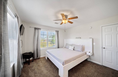 Clarksville House | Backwater river cottage