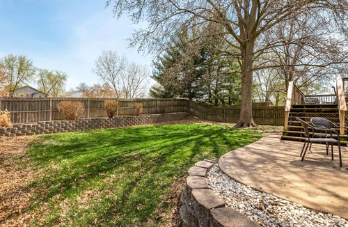 O'Fallon House | ☆BackYard BBQ Hidden Gem☆Perfect Location~Groups/Pets Welcome