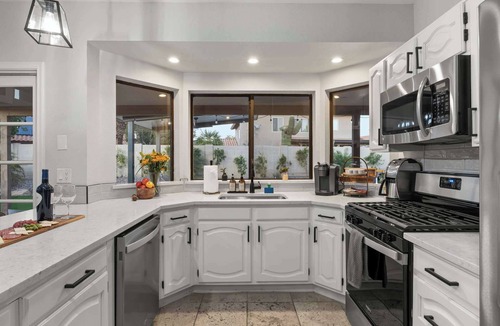 Arabian Views House | Backyard Bliss: Firepit, Putt, Play, Pool & Spa!